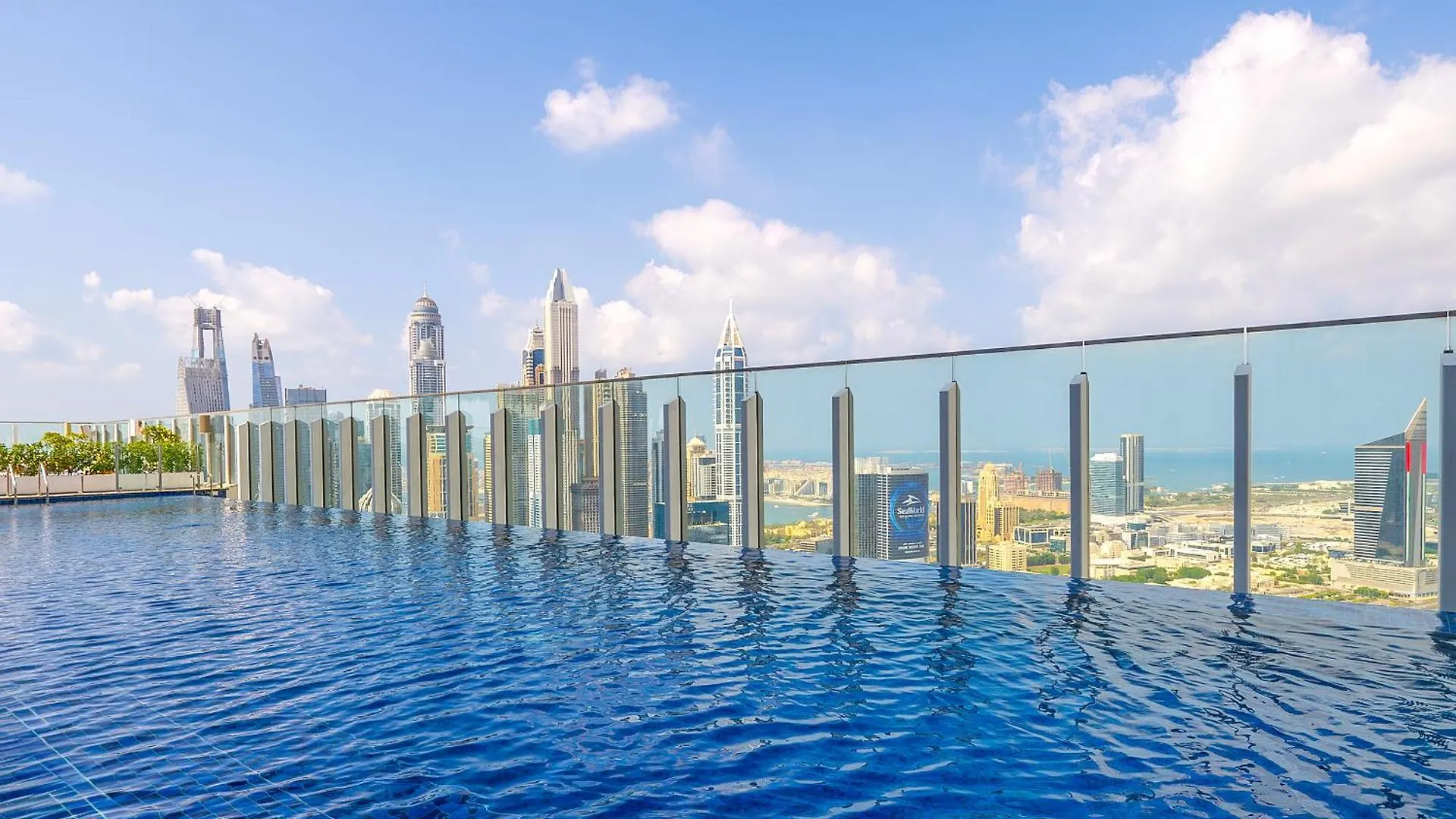 Taj Jumeirah Lakes Towers Ντουμπάι 5*,