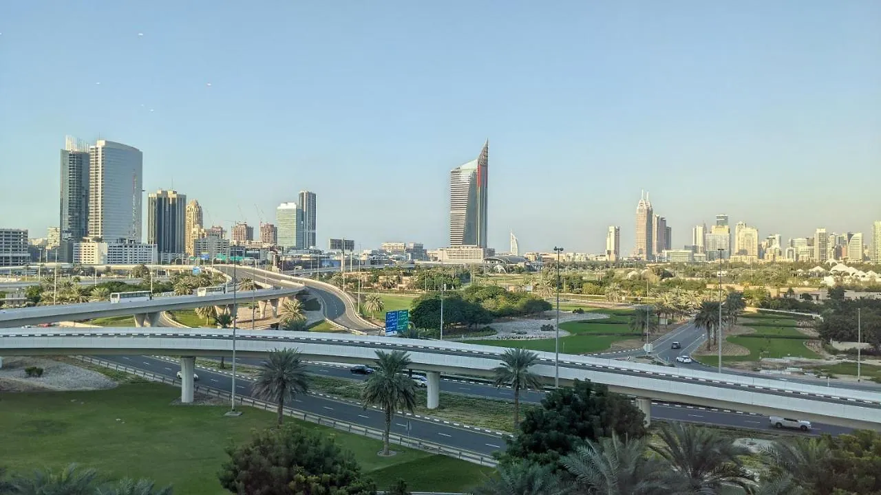 Taj Jumeirah Lakes Towers Dubaj