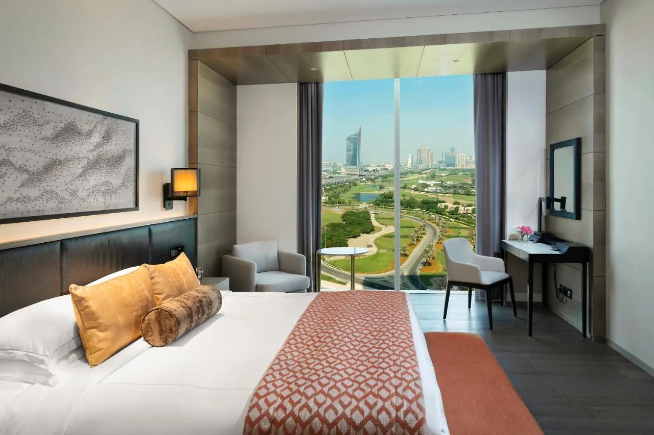 Taj Jumeirah Lakes Towers Dubai 5*,