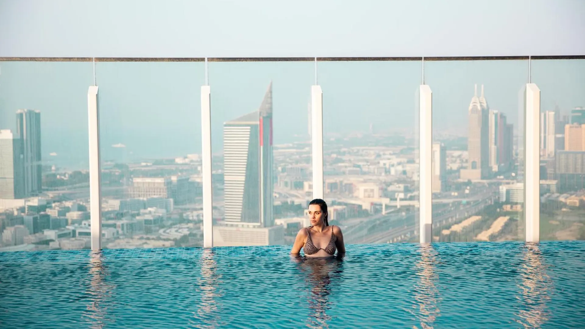 Taj Jumeirah Lakes Towers Dubai