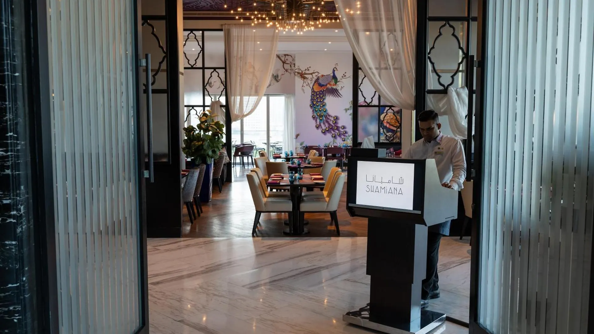 Taj Jumeirah Lakes Towers ドバイ